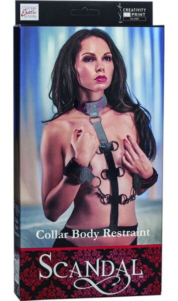 Collare con manette Scandal Collar Body Restraint di CalExotics, in broccato rosso e nero