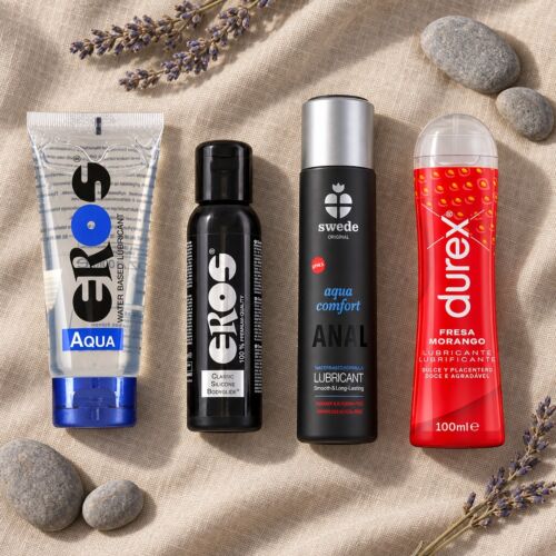Kit di lubrificanti a base d'acqua, al silicone, anale e aromatizzato – scena d'atmosfera (immagine generata con IA)