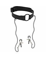 Bavaglio ad anello sottomesso fetish con morsetti per capezzoli