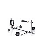 Cravatte di metallo imprigionate con dildo