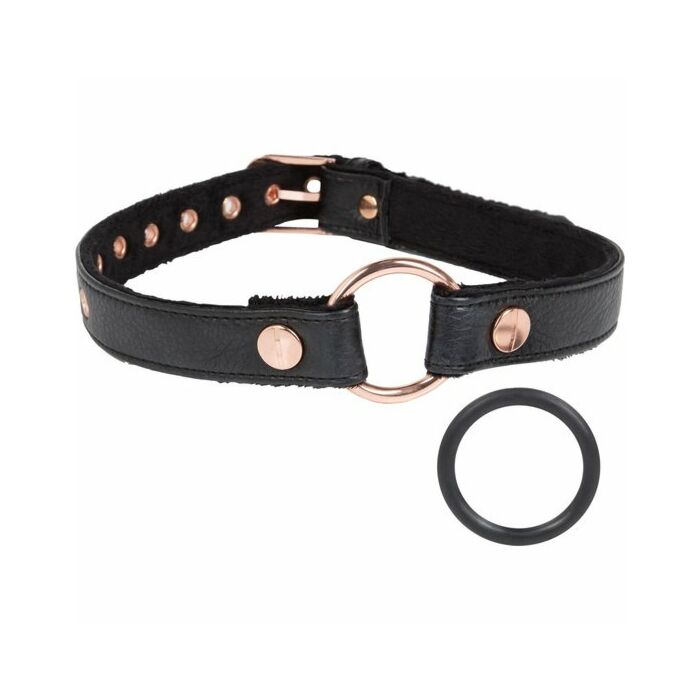 Attira la moradaza con l'anello