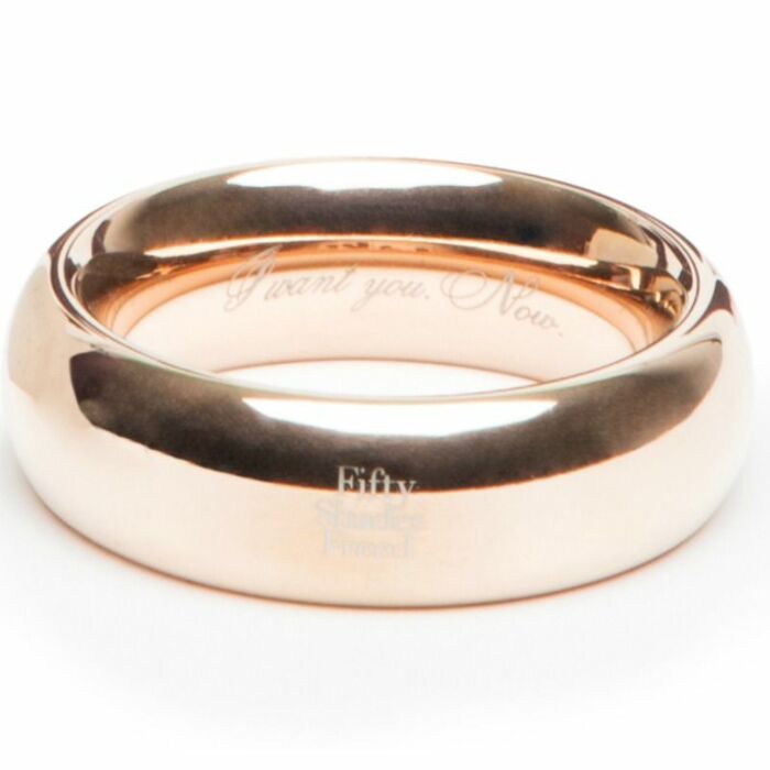 Cinquanta sfumature hanno rilasciato l'anello del pene e i testicoli, ti voglio ora