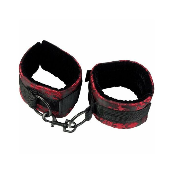 Scandalo mogli universali