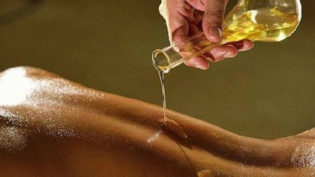 Oli per Massaggi Erotici: Guida Completa e Consigli